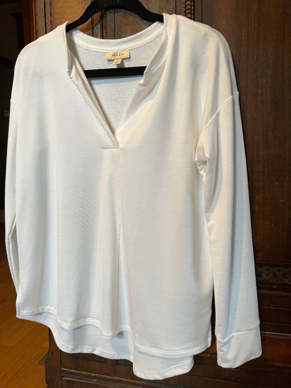 Style & Co. Women's White Split V-Neck Long Sleeve Top, Size S